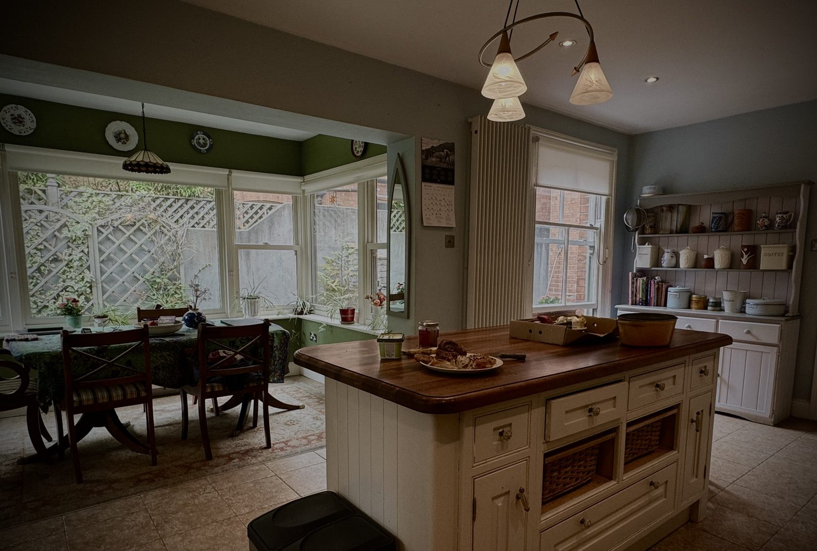 Kitchen and dining room after end of tenancy cleaning, ready for handover